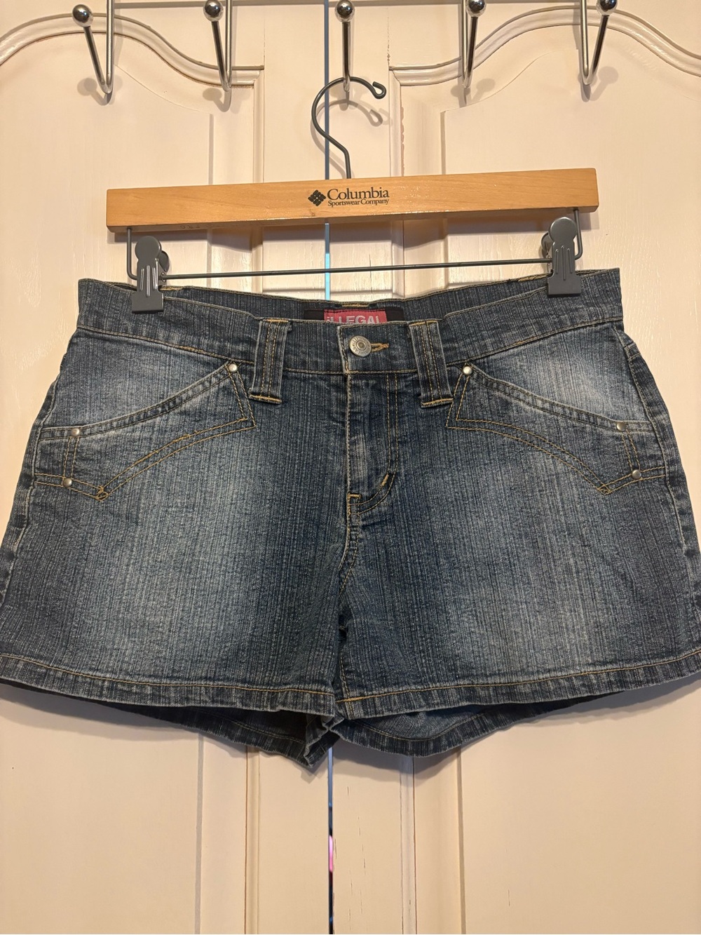 Illegal vintage Y2K~ Women's Denim Jean Shorts in Blue